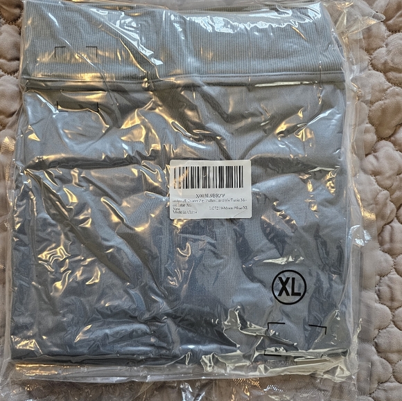 New, still in package, Half-zip Women's sweatshirt - Picture 3 of 5